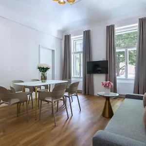 Aparthotel Encore Boutique By Dwellfort