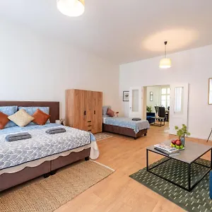 Aparthotel Retreat Downtown