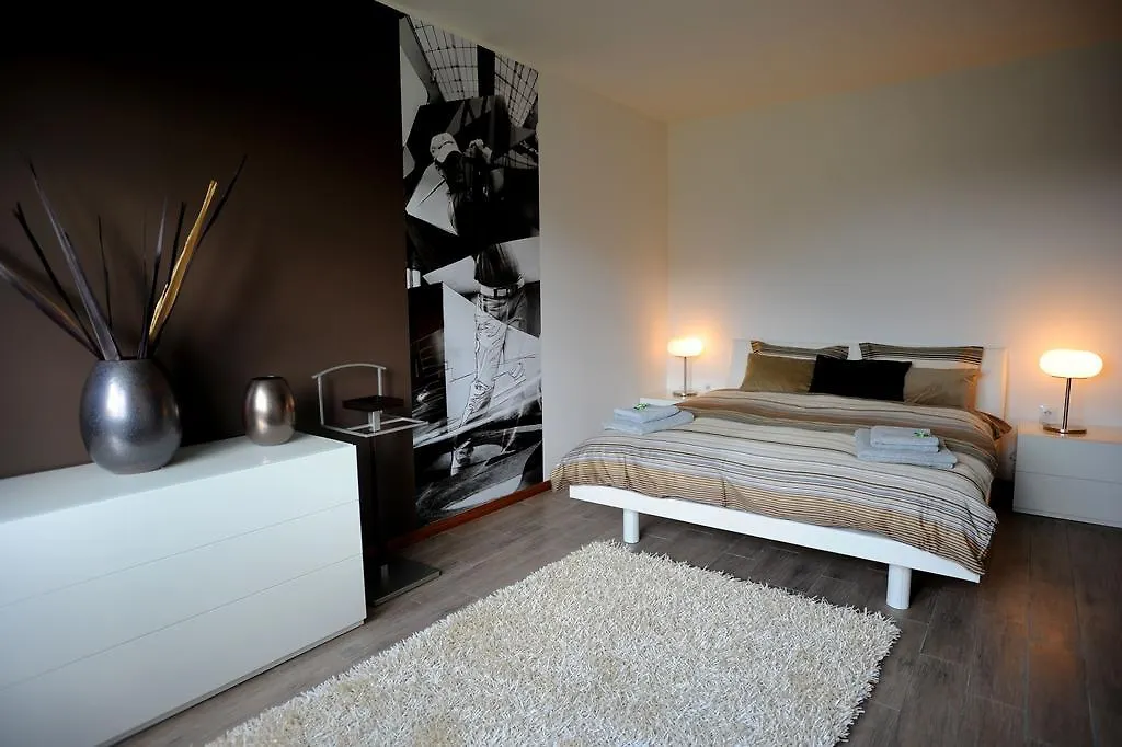 Black Bridge Hotel Apartment Praga Czechy