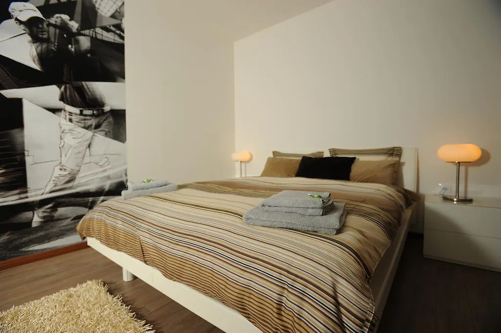 Black Bridge Hotel Apartment Praga