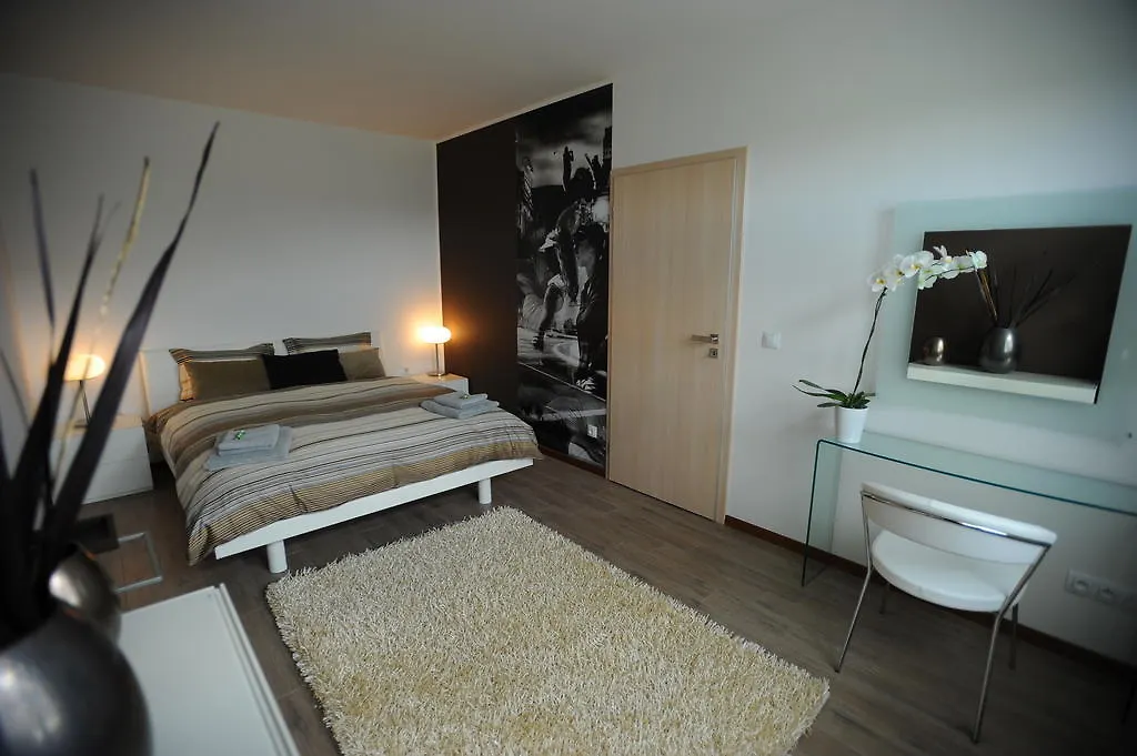 Hotel apartamentowy Black Bridge Hotel Apartment Praga